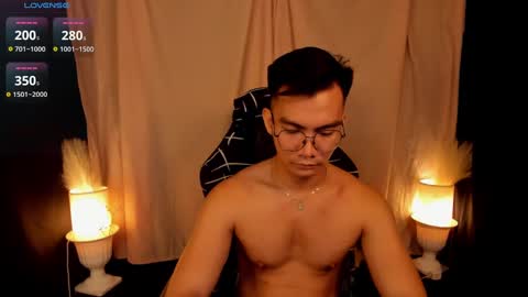 Snapshot of 000batman000 chatting on 02-17-25, 03:36 Bruce online show from 02-17-25, 03:36