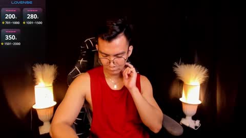 Snapshot of 000batman000 chatting on 02-25-25, 02:14 Bruce online show from 02-25-25, 02:14