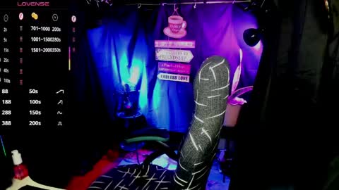 Snapshot of 000batman000 chatting on 03-08-26, 11:14 Bruce online show from 03-08-26, 11:14