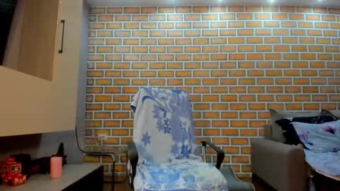 Anna   online show from 11-15-25, 04:03