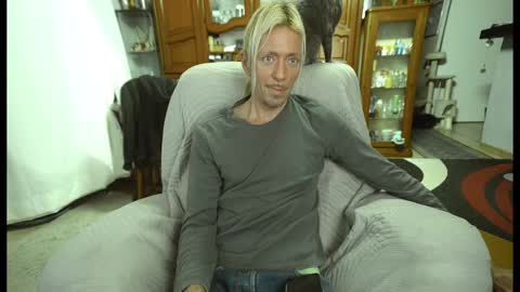 Snapshot of 00jeff31 chatting on 01-23-25, 08:56 jeff online show from 01-23-25, 08:56