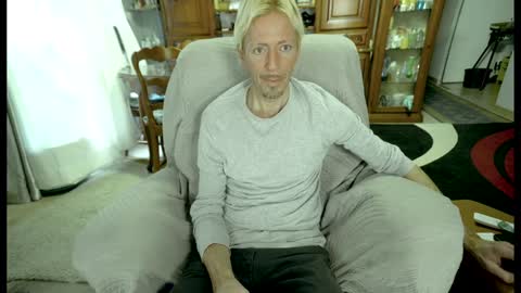Snapshot of 00jeff31 chatting on 02-07-25, 11:45 jeff online show from 02-07-25, 11:45