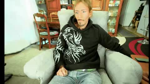 Snapshot of 00jeff31 chatting on 03-09-25, 04:55 jeff online show from 03-09-25, 04:55