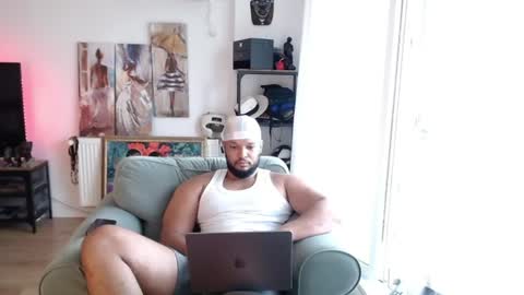 Kingsley online show from 08-05-26, 01:25