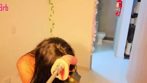 Snapshot of 0ne_of_0ne chatting on 11-17-25, 02:28 Steven e online show from 11-17-25, 02:28