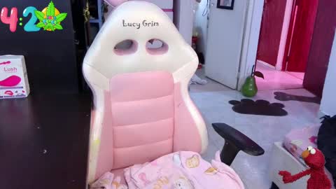 Snapshot of 111lucygrim111 chatting on 01-10-25, 06:38 111lucygrim111 online show from 01-10-25, 06:38