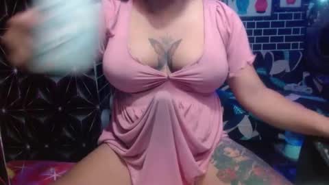 Snapshot of 11inchmonstercock4u chatting on 06-04-26, 02:17 i am trixie im Your Selfsucking Mistress online show from 06-04-26, 02:17