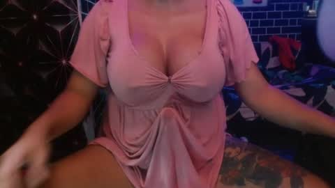 Snapshot of 11inchmonstercock4u chatting on 07-27-26, 02:18 i am trixie im Your Selfsucking Mistress online show from 07-27-26, 02:18