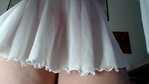 Snapshot of 11willowandjohn11 chatting on 05-27-26, 01:57 Aurora Willows online show from 05-27-26, 01:57