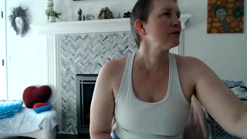 Snapshot of 11willowandjohn11 chatting on 05-31-26, 01:07 Aurora Willows online show from 05-31-26, 01:07