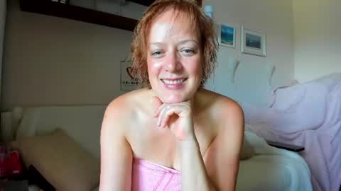 Snapshot of 12ennie chatting on 08-05-26, 07:33 12ennie online show from 08-05-26, 07:33