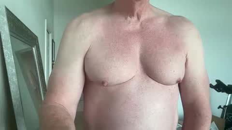 Snapshot of 1800fun2 chatting on 01-14-26, 02:01 1800fun2 online show from 01-14-26, 02:01