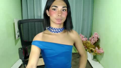 Snapshot of 18_nicole chatting on 01-18-25, 11:32 barbie online show from 01-18-25, 11:32