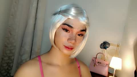 Snapshot of 18_nicole chatting on 11-19-25, 06:24 barbie online show from 11-19-25, 06:24