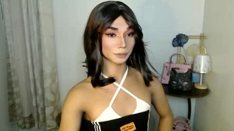 Snapshot of 18_nicole chatting on 11-30-25, 09:02 barbie online show from 11-30-25, 09:02