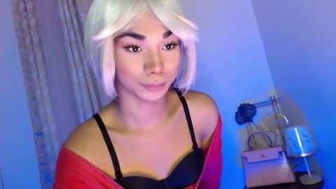 Snapshot of 18_nicole chatting on 12-22-25, 10:51 barbie online show from 12-22-25, 10:51