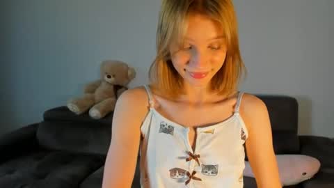 Kira online show from 06-29-26, 01:33