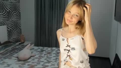 Kira online show from 07-15-26, 07:30