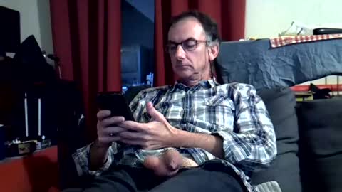 Snapshot of 18remy45 chatting on 06-11-26, 07:01 18remy45 online show from 06-11-26, 07:01