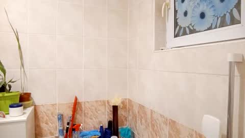 Snapshot of 1973man chatting on 12-22-25, 05:37 1973man online show from 12-22-25, 05:37