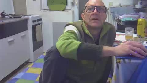 Snapshot of 1973man chatting on 01-06-26, 07:50 1973man online show from 01-06-26, 07:50