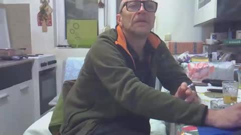 Snapshot of 1973man chatting on 01-13-26, 09:53 1973man online show from 01-13-26, 09:53