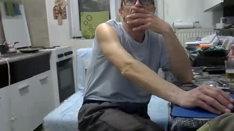 Snapshot of 1973man chatting on 03-01-26, 07:27 1973man online show from 03-01-26, 07:27