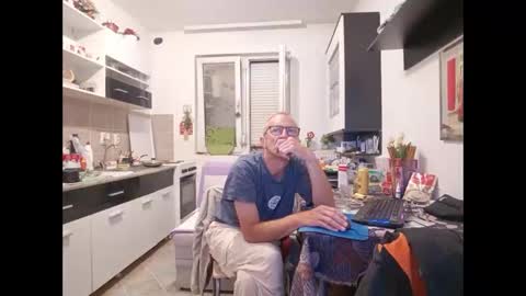 1973man online show from 06-08-26, 10:32