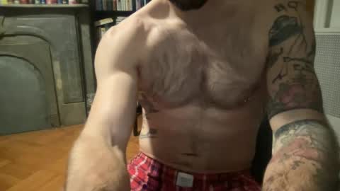 Snapshot of 1993boxers chatting on 12-07-24, 02:20 1993boxers online show from 12-07-24, 02:20