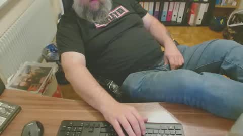 Snapshot of 19cooch89 chatting on 03-20-26, 02:05 19cooch89 online show from 03-20-26, 02:05