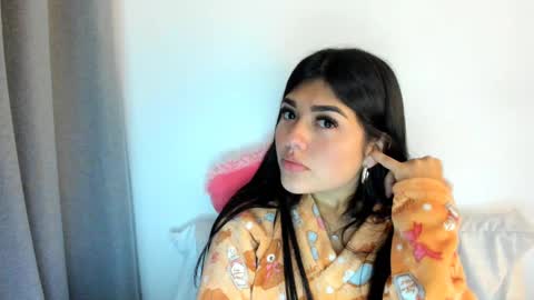 Snapshot of 1bonnie chatting on 02-15-25, 12:26 Hello soy bonnie online show from 02-15-25, 12:26