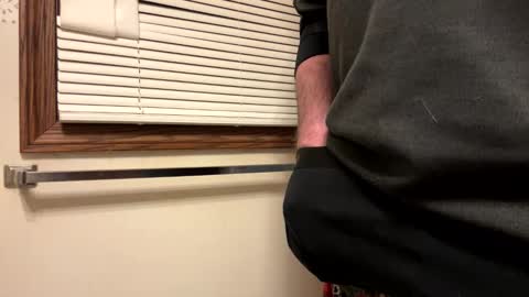 Snapshot of 1hunglo412 chatting on 02-03-26, 10:31 1hunglo412 online show from 02-03-26, 10:31