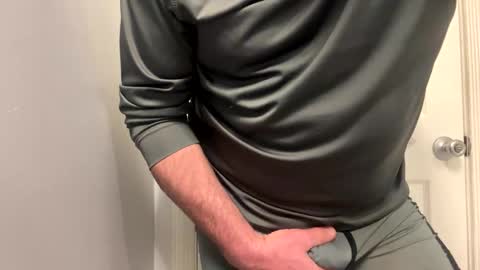 Snapshot of 1hunglo412 chatting on 02-21-26, 04:57 1hunglo412 online show from 02-21-26, 04:57