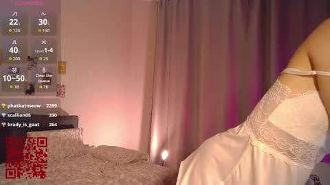Snapshot of 1little_cherry chatting on 06-05-26, 06:46 Mia online show from 06-05-26, 06:46