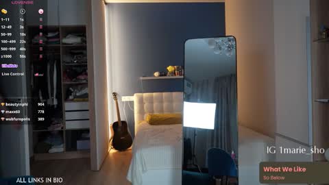 Marie online show from 10-15-25, 06:08