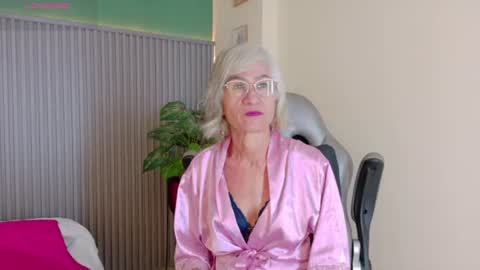 Miss Monserrate online show from 08-01-26, 01:54