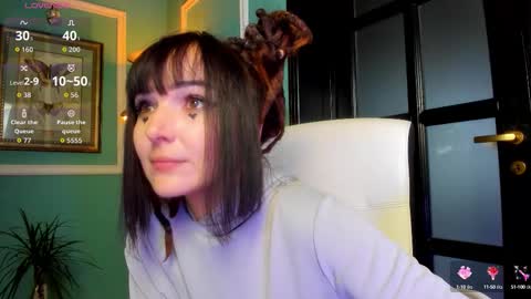 Moona  online show from 09-30-25, 03:39