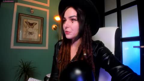 Moona  online show from 11-15-25, 01:07