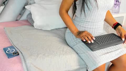 Luisa online show from 12-14-24, 01:38