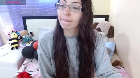 Snapshot of 1sasha_grey__1 chatting on 03-01-25, 06:32 paola online show from 03-01-25, 06:32