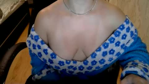 Snapshot of 1your_hot_girls chatting on 02-04-25, 05:23 1your_hot_girls online show from 02-04-25, 05:23