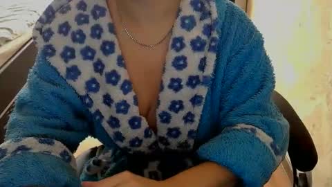 Snapshot of 1your_hot_girls chatting on 02-09-25, 11:47 1your_hot_girls online show from 02-09-25, 11:47