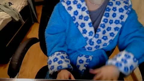 Snapshot of 1your_hot_girls chatting on 02-15-25, 06:44 1your_hot_girls online show from 02-15-25, 06:44