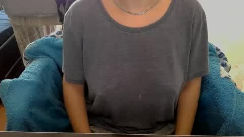 Snapshot of 1your_hot_girls chatting on 02-24-25, 10:37 1your_hot_girls online show from 02-24-25, 10:37