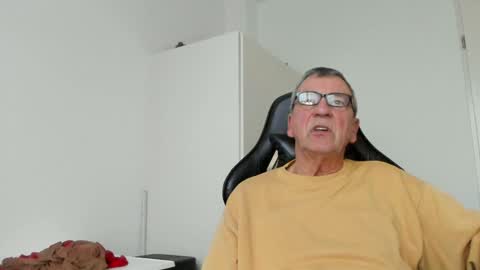 Henk online show from 01-22-25, 03:51