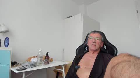 Henk online show from 02-20-25, 04:36