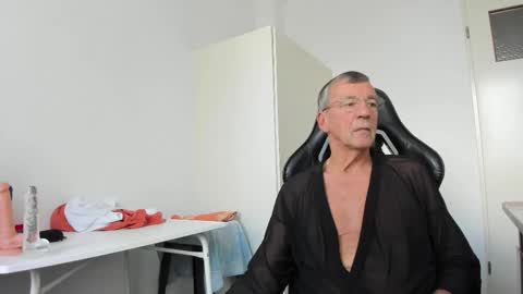 Henk online show from 10-30-25, 12:39