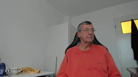 Henk online show from 11-14-25, 02:49