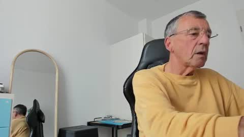 Henk online show from 06-11-26, 01:31