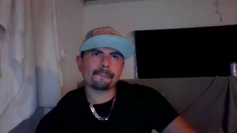 Snapshot of 210chulo chatting on 02-14-25, 05:41 210chulo online show from 02-14-25, 05:41